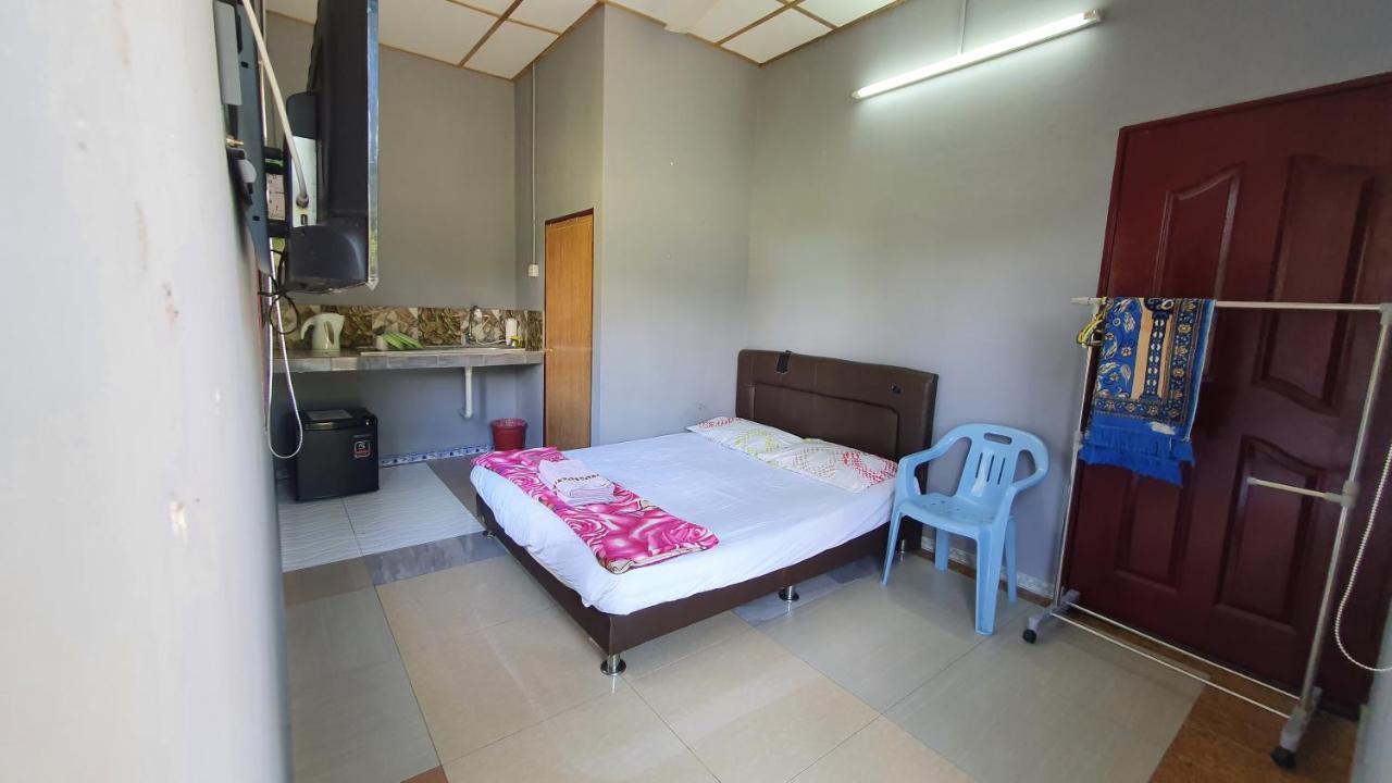 Chalet Kampong Semawar Куала Кангсар Екстериор снимка