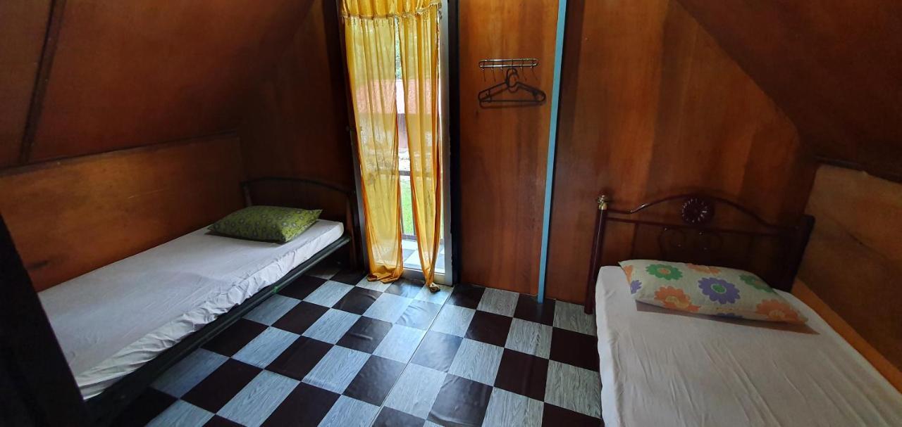 Chalet Kampong Semawar Куала Кангсар Екстериор снимка