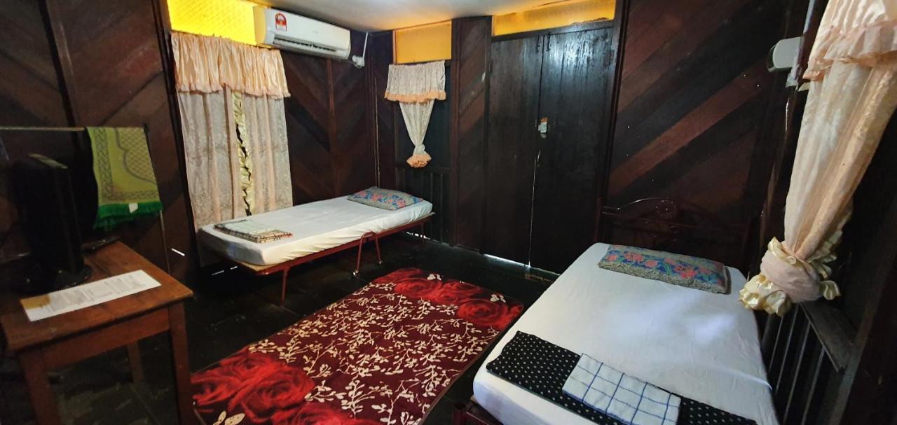 Chalet Kampong Semawar Куала Кангсар Екстериор снимка