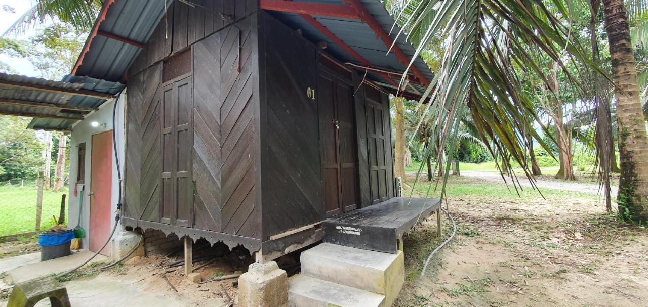Chalet Kampong Semawar Куала Кангсар Екстериор снимка