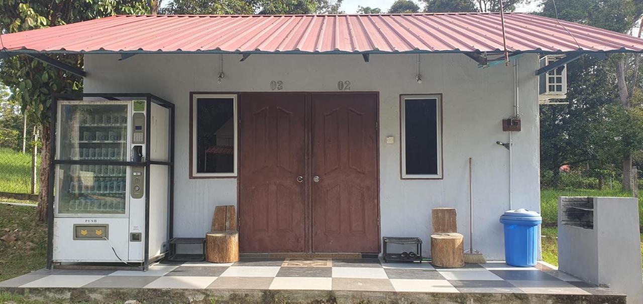 Chalet Kampong Semawar Куала Кангсар Екстериор снимка